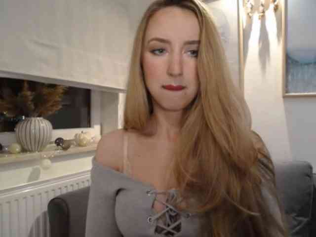 JulietteGlow webcam