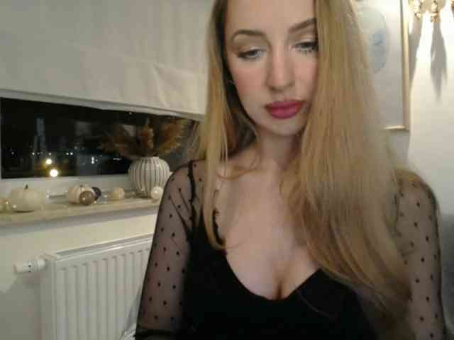 JulietteGlow webcam