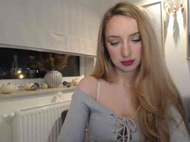 JulietteGlow webcam