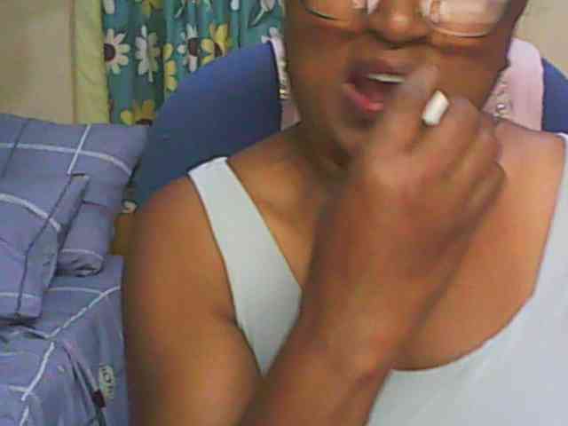 hotmomsexy webcam
