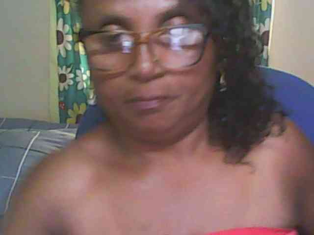 hotmomsexy webcam