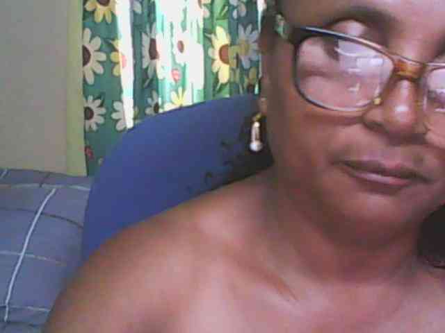 hotmomsexy webcam
