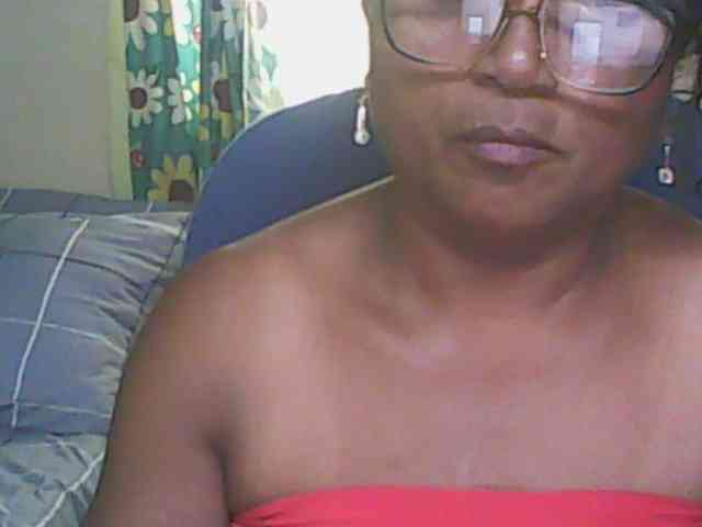 hotmomsexy webcam