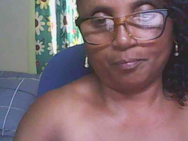 hotmomsexy webcam