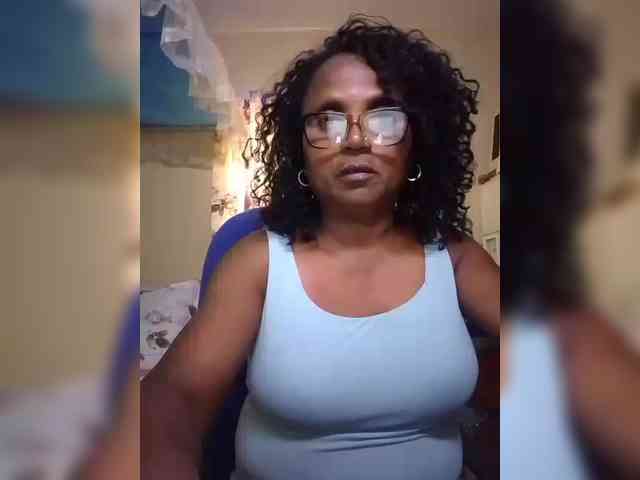 hotmomsexy webcam