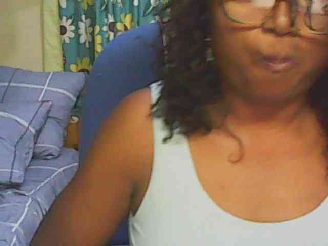 hotmomsexy webcam