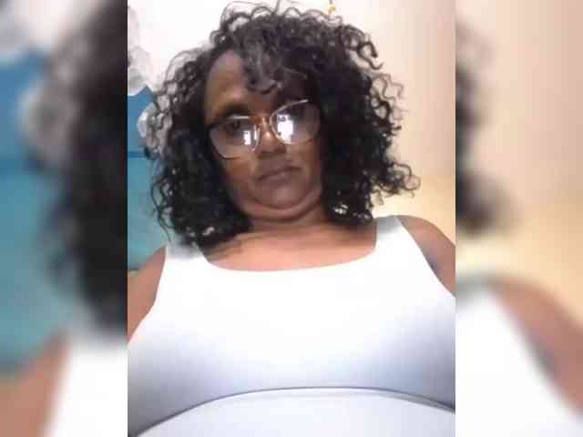 hotmomsexy webcam