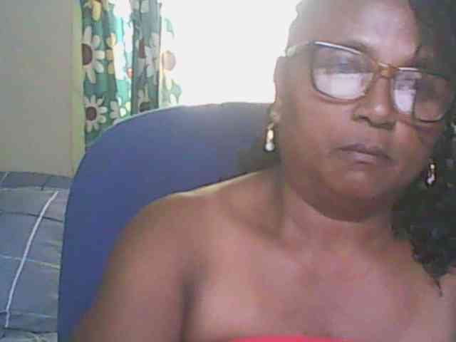 hotmomsexy webcam