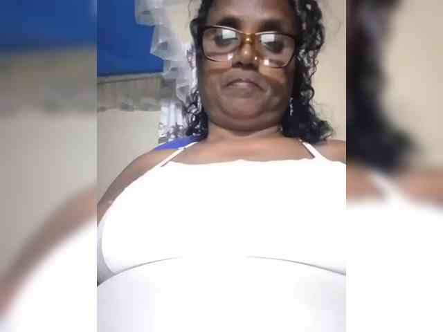 hotmomsexy webcam