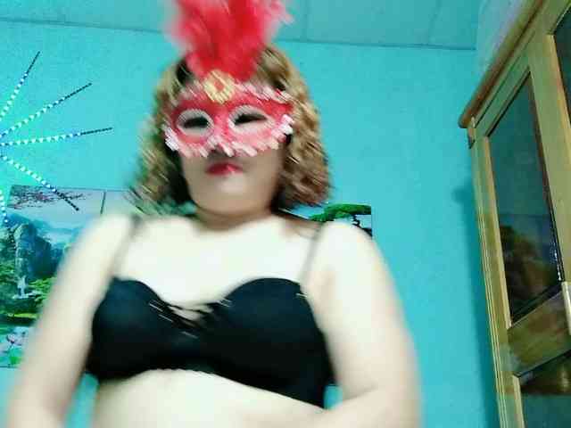 Linhanhsex2k webcam