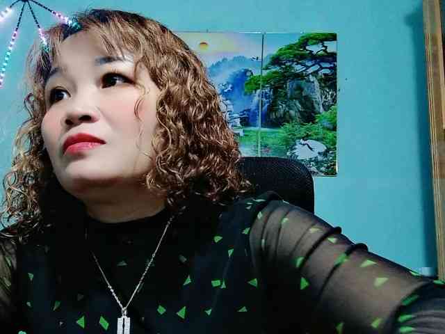 Linhanhsex2k webcam