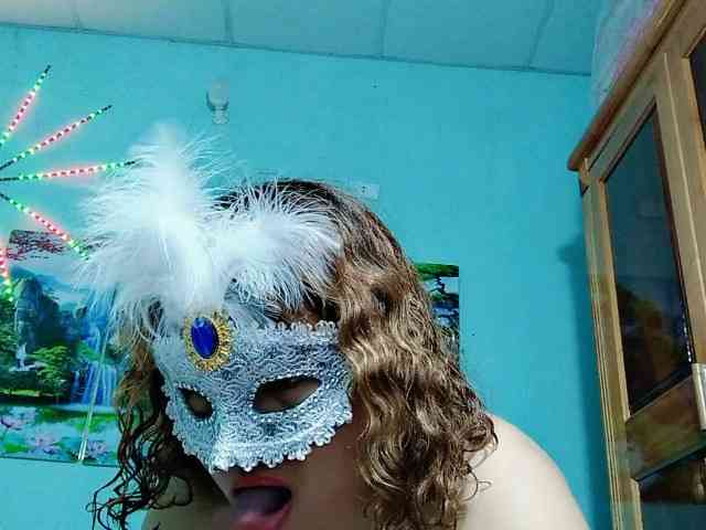 Linhanhsex2k webcam