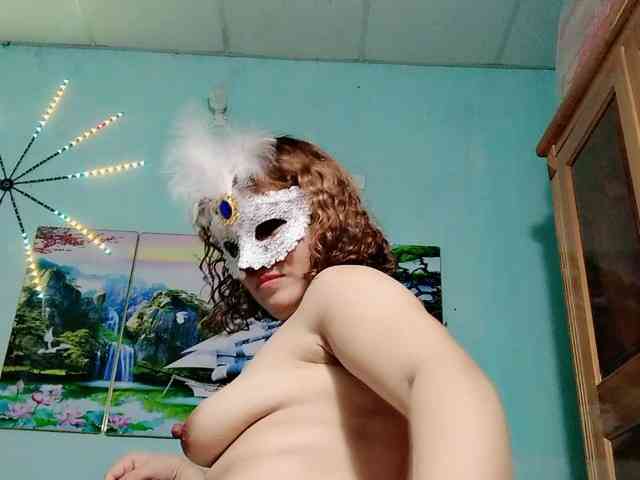 Linhanhsex2k webcam