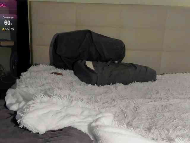SilasCoraline webcam