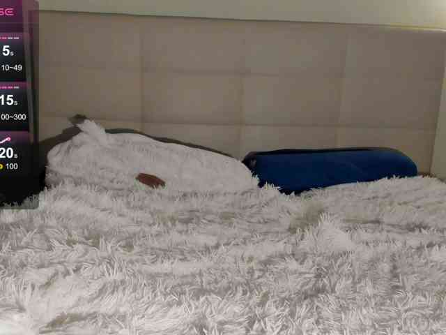 SilasCoraline webcam