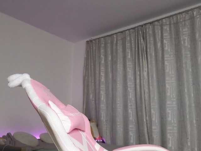 Entra en el chat con el modelo Eva--queen Eva--queen