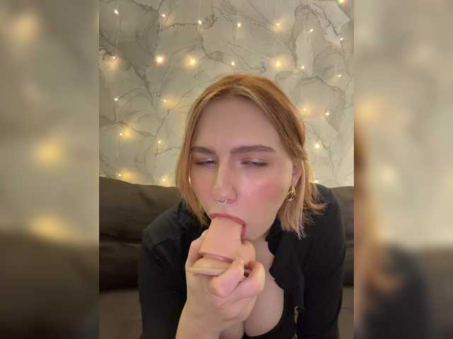 Entrez le videochat erotique avec le
modèle Mashmallow Mashmallow