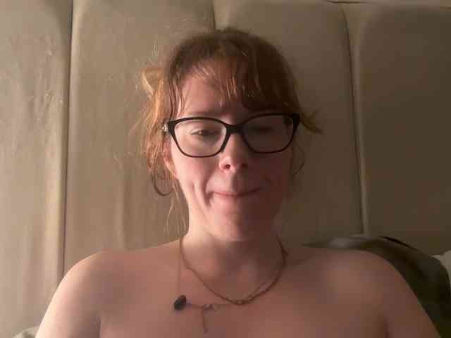 REDHEADROSIE webcam