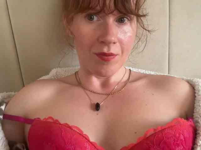 REDHEADROSIE webcam