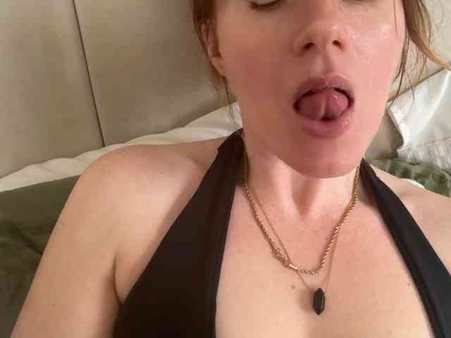 REDHEADROSIE webcam