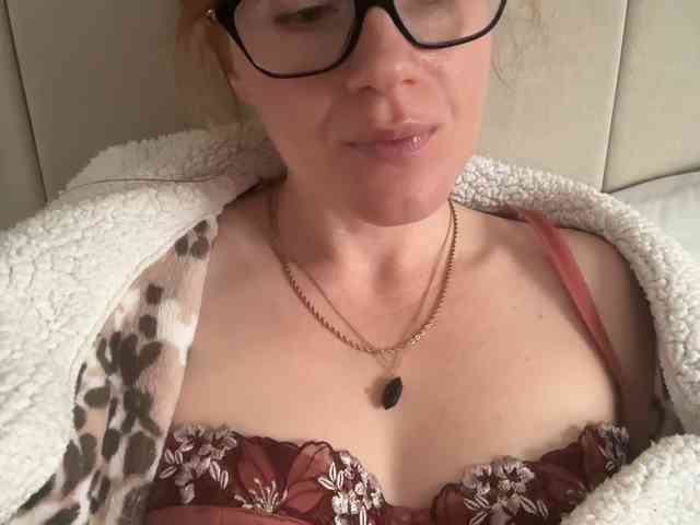 REDHEADROSIE webcam