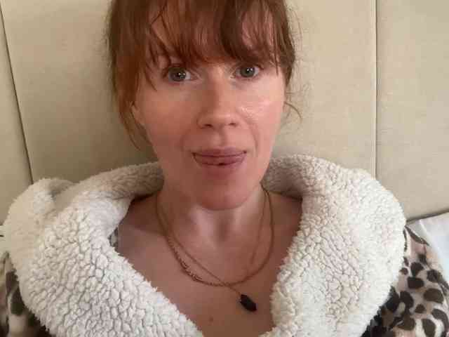 REDHEADROSIE webcam
