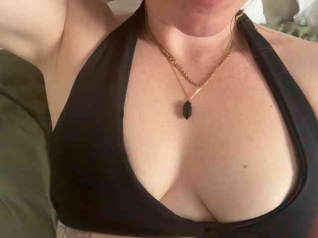 REDHEADROSIE webcam