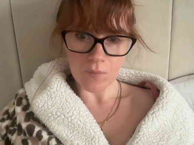 REDHEADROSIE webcam