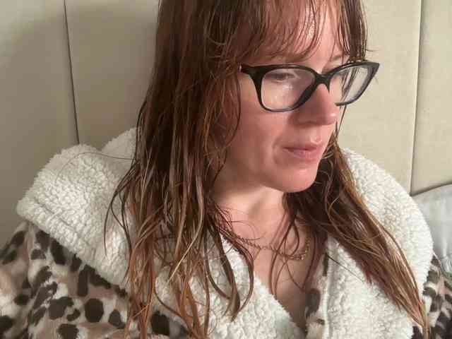 REDHEADROSIE webcam