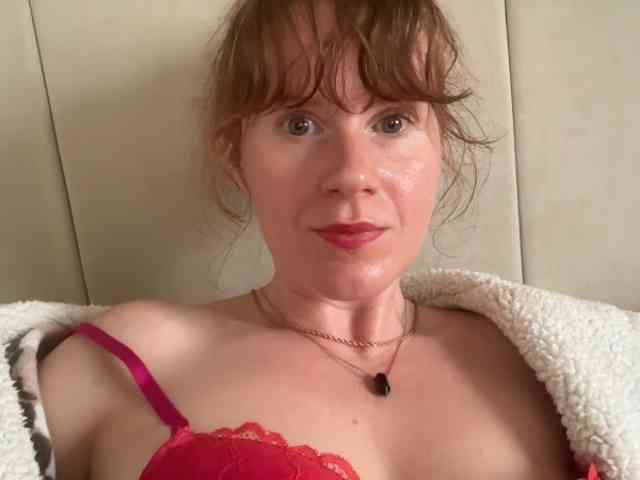 REDHEADROSIE webcam