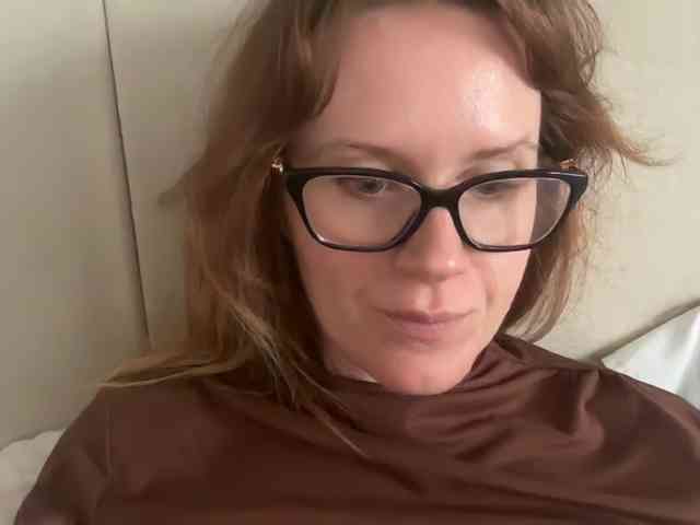 REDHEADROSIE webcam
