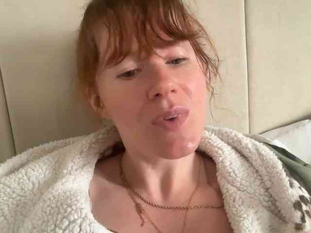 REDHEADROSIE webcam