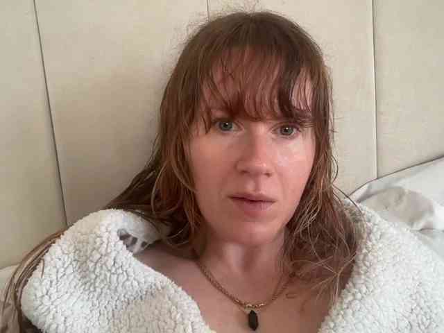REDHEADROSIE webcam