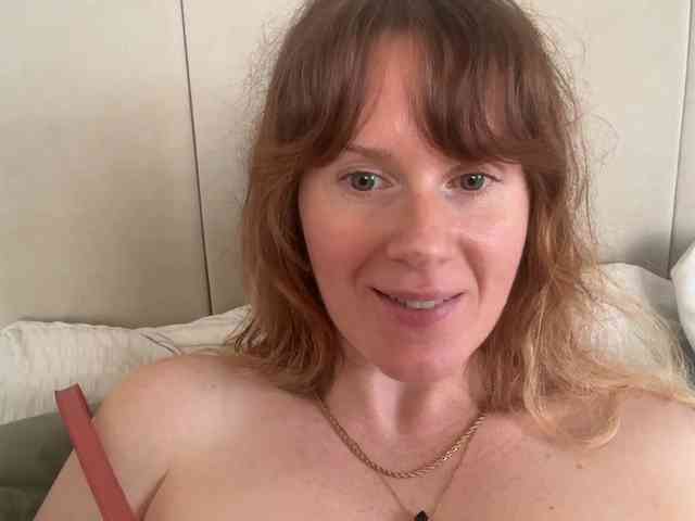 REDHEADROSIE webcam