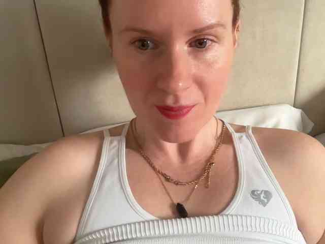 REDHEADROSIE webcam