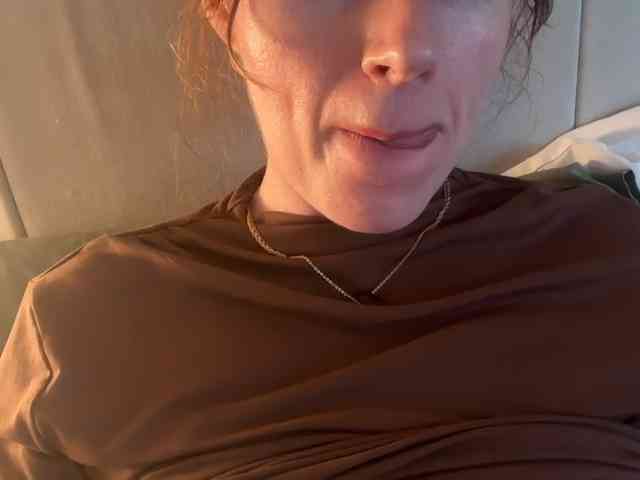 REDHEADROSIE webcam
