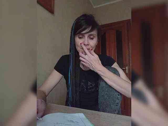 Hellenalonenochka webcam