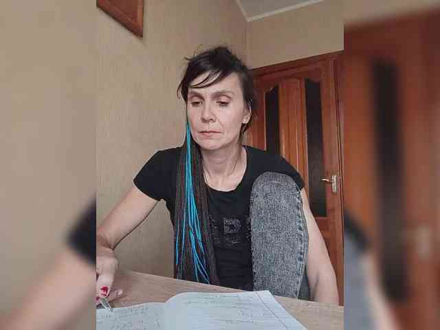 Hellenalonenochka webcam