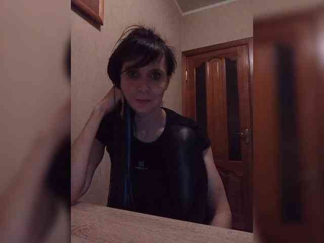 Hellenalonenochka webcam