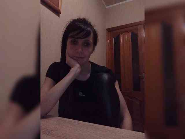 Hellenalonenochka webcam