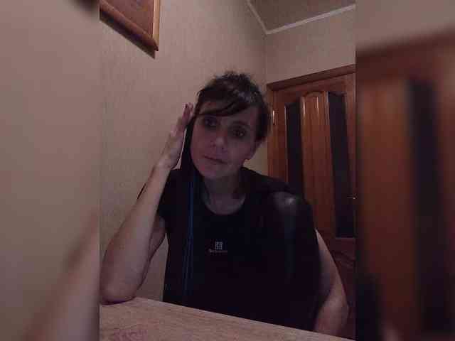 Hellenalonenochka webcam