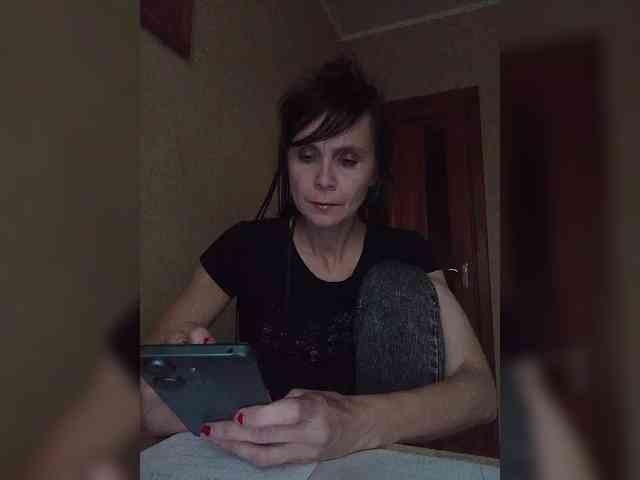 Hellenalonenochka webcam