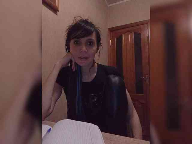 Hellenalonenochka webcam