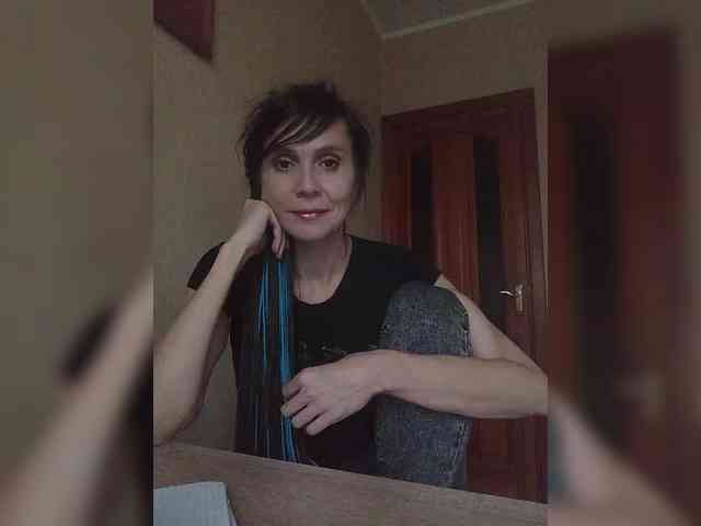 Hellenalonenochka webcam