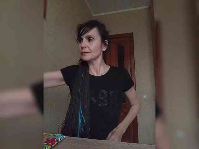 Hellenalonenochka webcam