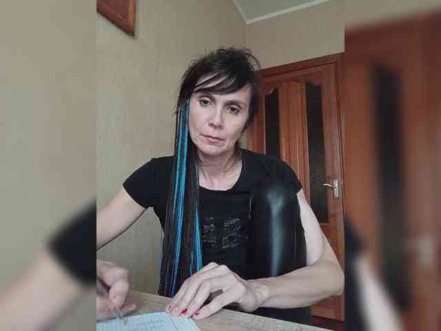 Hellenalonenochka webcam
