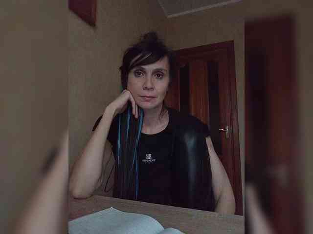 Hellenalonenochka webcam