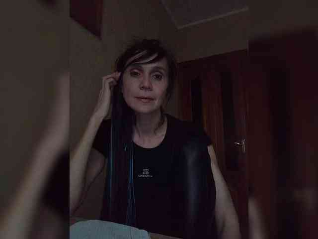Hellenalonenochka webcam