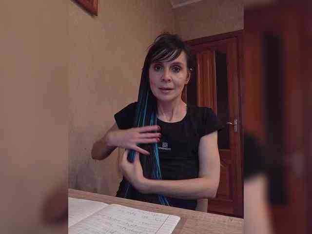 Hellenalonenochka webcam