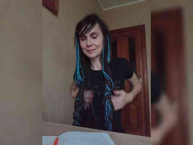 Hellenalonenochka webcam